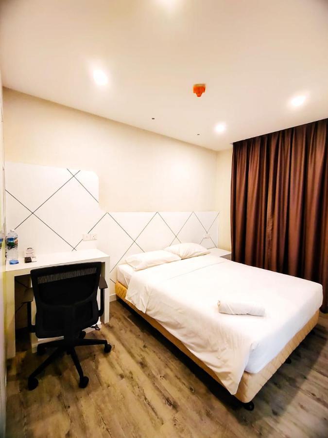 Capital Express Hotel Kota Kinabalu Buitenkant foto