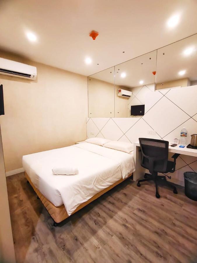Capital Express Hotel Kota Kinabalu Buitenkant foto