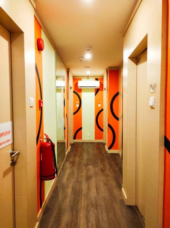 Capital Express Hotel Kota Kinabalu Buitenkant foto
